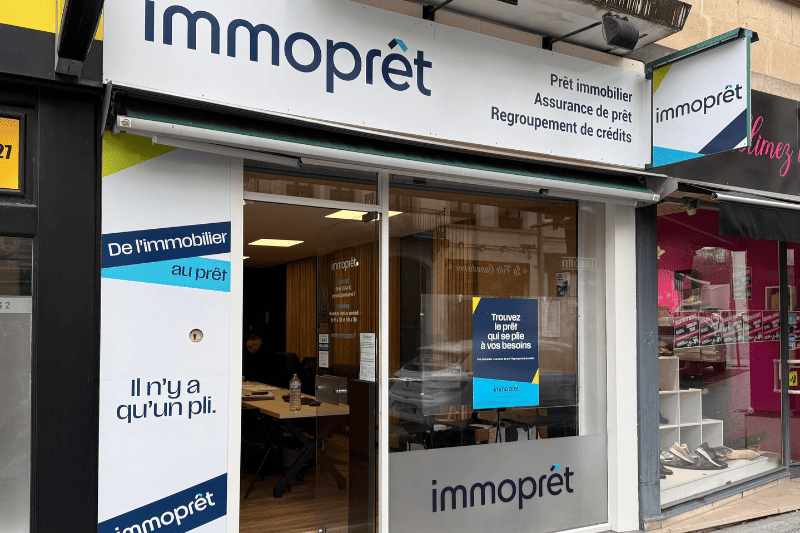 Comment réussir son marquage vitrine pour attirer des clients à Cambrai ?